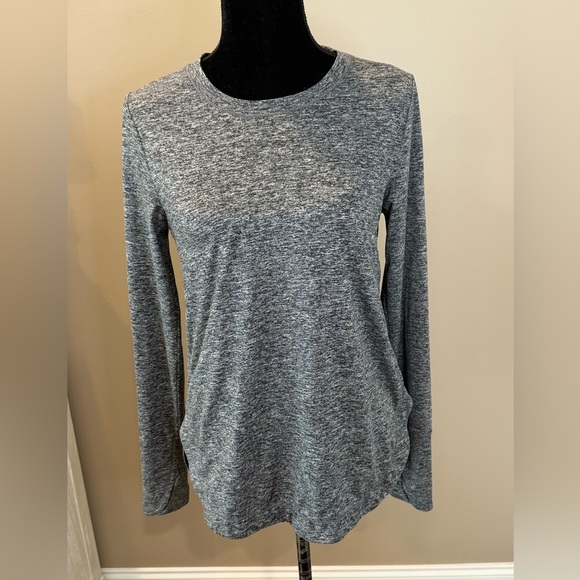 Women’s ATHLETA Uptempo long sleeve top- Heather grey. Size Small - Picture 3 of 8